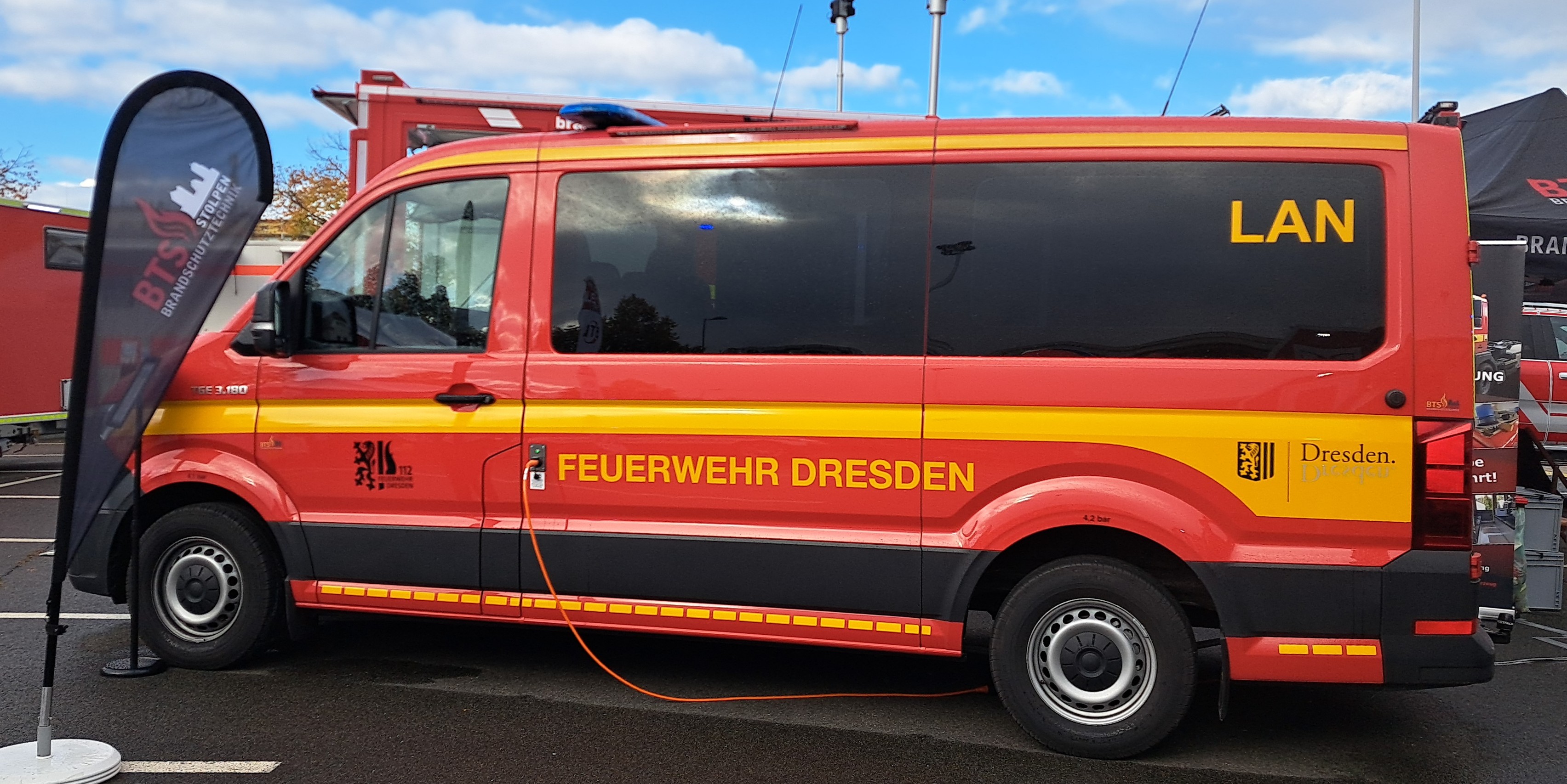 Mannschaftswagen der Feuerwehr Dresden; Bildnachweis: Lukas Schieren